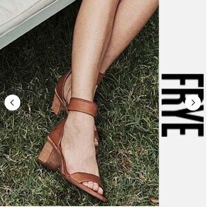 Frye Women's Tan Leather Sandals